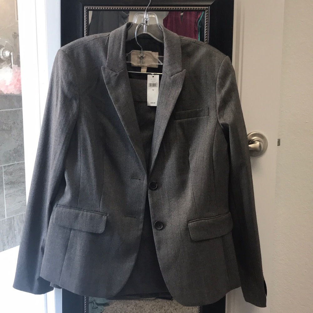 Banana Republic women’s skirt suit